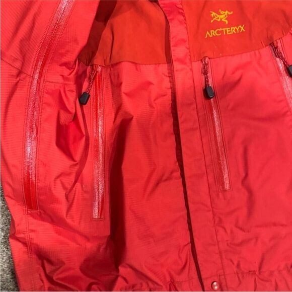 Arc’teryx Theta LT Jacket – Vintage 1998 Molten & Gold| Made in Canada | Large - Picture 9 of 16